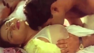 Kerala mallu nadigai mulaiyai azhuthi pidichi sappiya sex