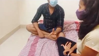 Real chennai aunty college paiyani pesi usar seithu pool oombugiral