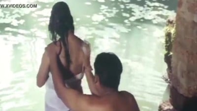 Malaiyala penn neechal kulathil kulikum sex padam