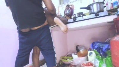 48vayathu Villupuram amma nighty thukki magan sex seikiran