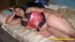 Vellore aunty kathalan udan phone call sex talk seigiral