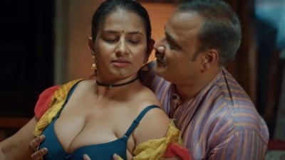 Old dad sexy velaikaariyai patham paarkum ool padam