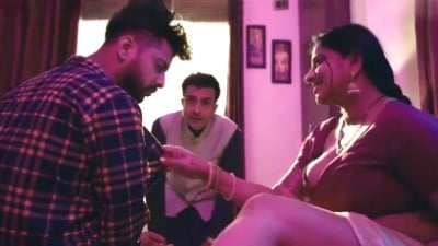 Gramathu auntyai ool pani thirupthi paduthum bf in xxx film