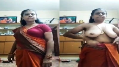 Kanchipuram mami nude mulai udan sexy ool panugiraal
