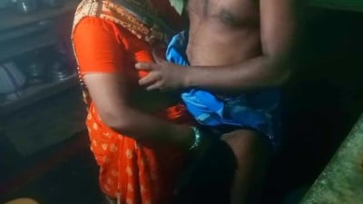 Chinna salem aunty velaikara uncle kuda kitchenil sex