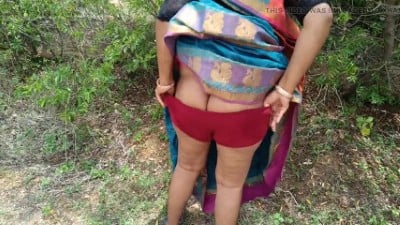Relative aunty function poitu vanthu outdoor blowjob