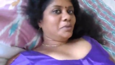Beautiful Madurai aunty tasty kathalan sunni sapugiraal