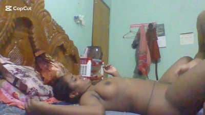 Real velaikari magal bedroomil rani mathiri paduthurukiral