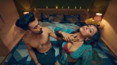 Lucky paiyan aunty matrum ilam pennai vetai aadum ool padam