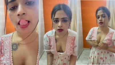 Actress mulai pisainthu pundai kaatum tempting mms