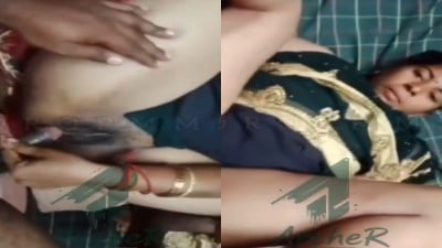 Sontharaaka akka pundaiyil saree udan fuck panum bf