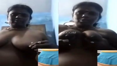 Madurai mom aunty dark mulai pisainthu pundai ool seigiral