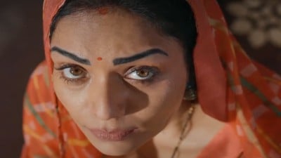 Relavite paiyan gramathu anni meethu ool aasai padugiran