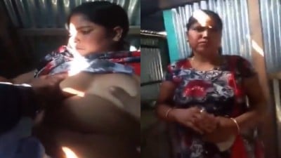 Pollachi gramathu item aunty mulai kanbithu oombi vidugiral