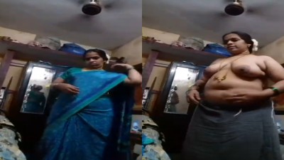Kanchipuram mami saree kayati big mulai kaatugiraal